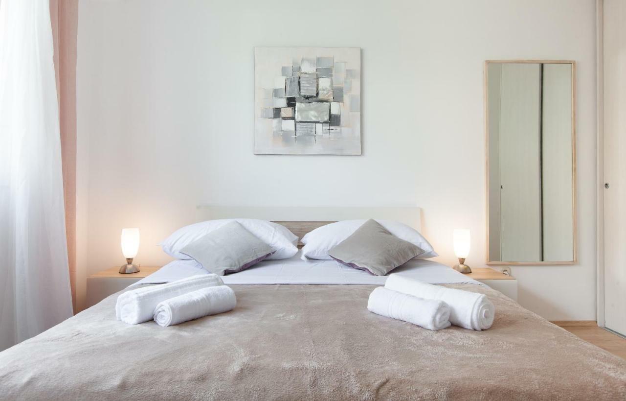 Apartment Gabriella Makarska Bagian luar foto